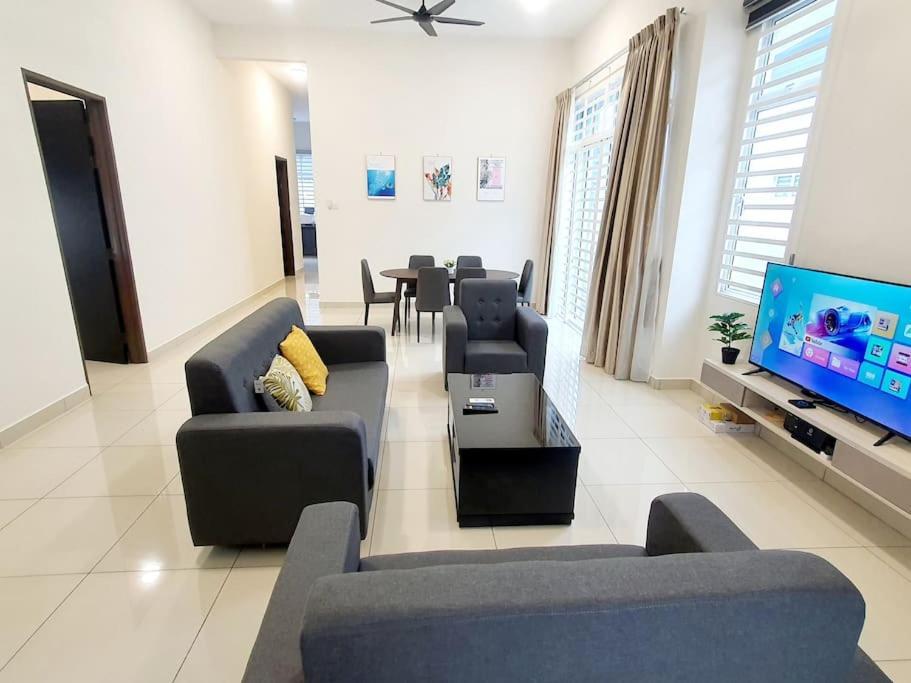 Jovial Singlestorey 4room10pax 'alma Holiday home *