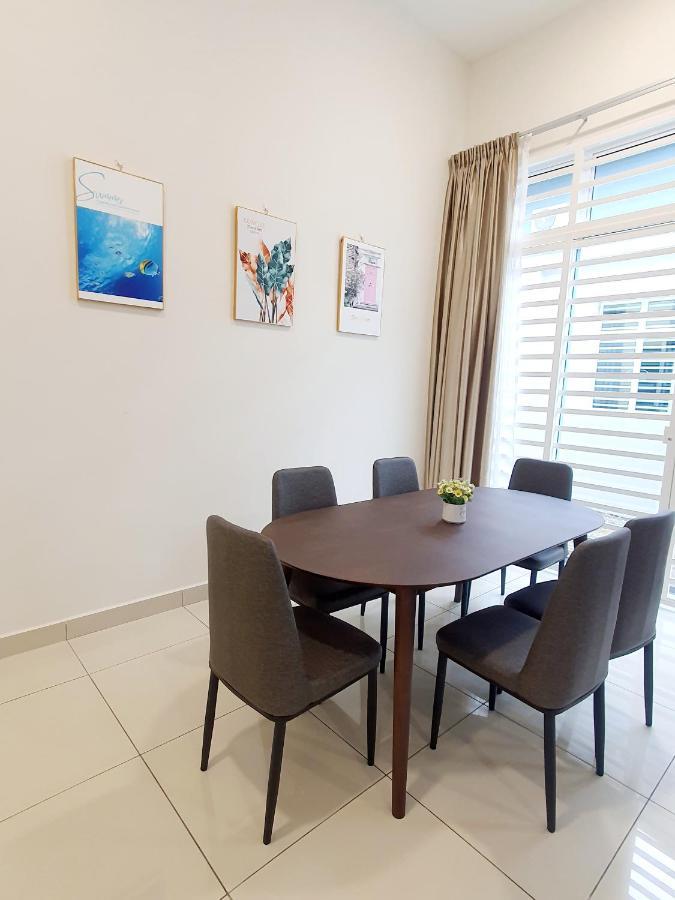 Jovial Singlestorey 4room10pax 'alma *