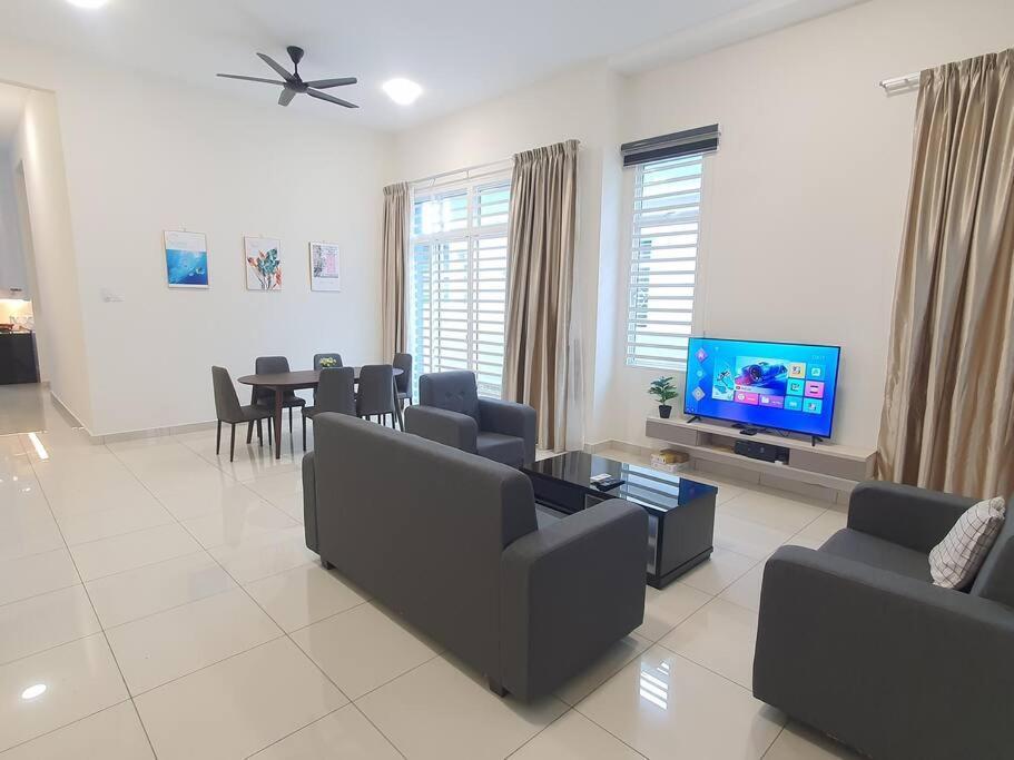 Jovial Singlestorey 4room10pax 'alma * Bukit Mertajam