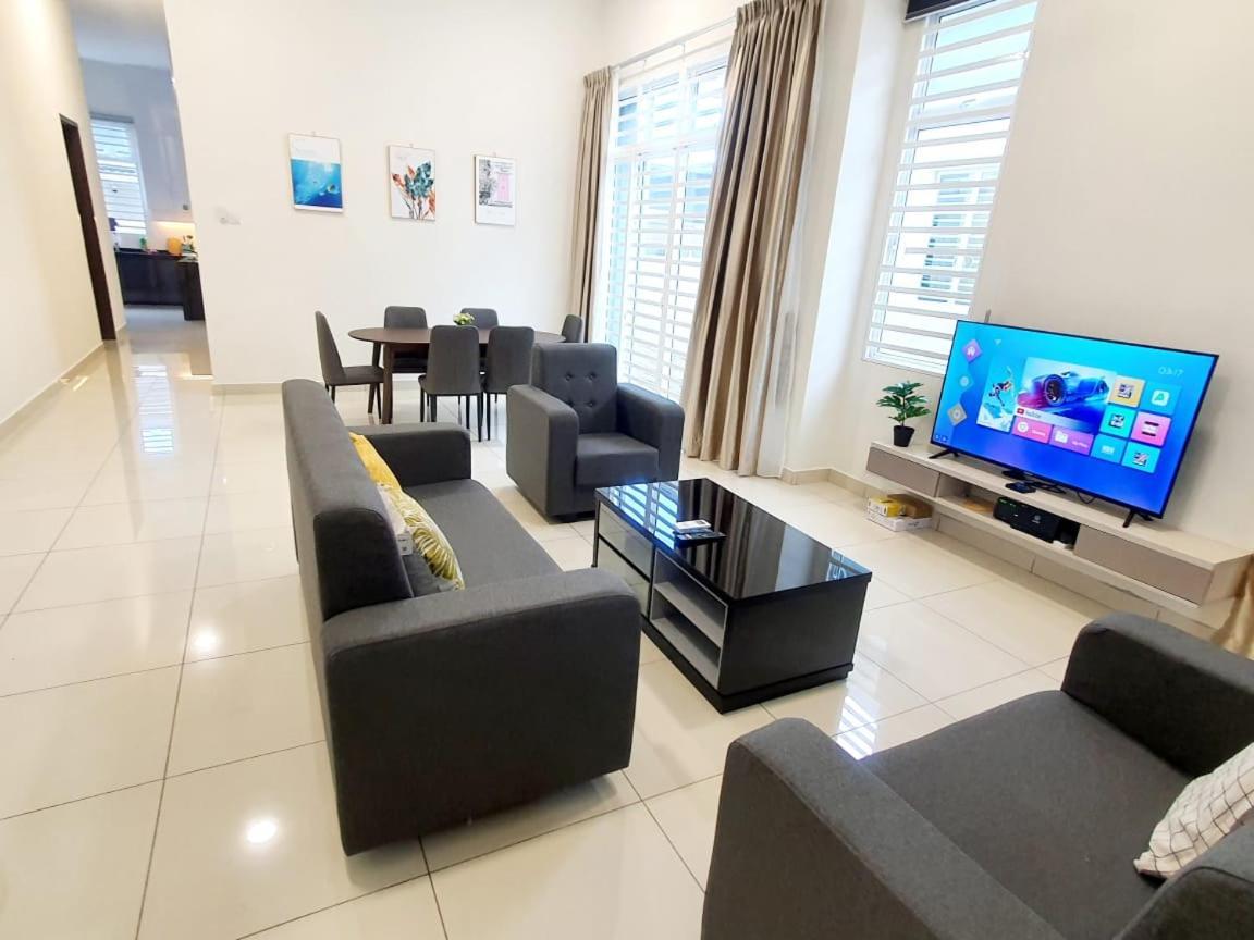 Jovial Singlestorey 4room10pax 'alma Holiday home